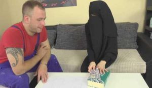 Sex With Musulmans Contractor fucks Muslim bitch as compensation