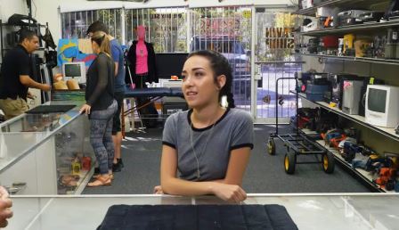Xxx Pawn Store finds the gold