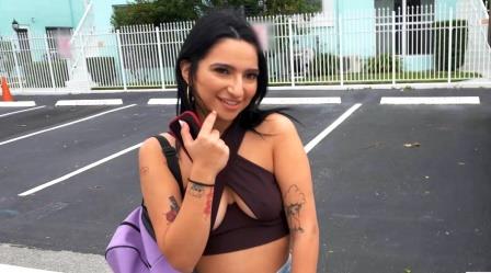 BangBus Penis Icing On Her Pussy