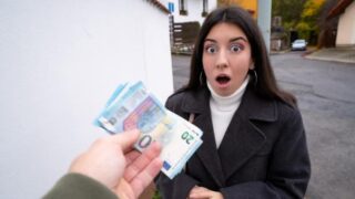 Public Agent Petite house cleaner loves to suck
