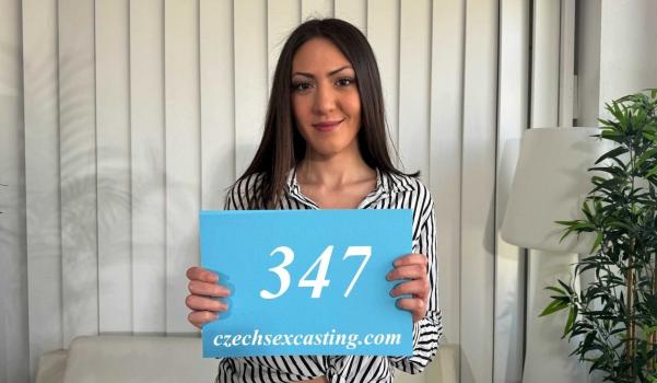 Czech Sex Casting E347 Super sexy Italian babe spreads her wet pussy