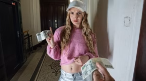 Hunt 4K Pussy delivery